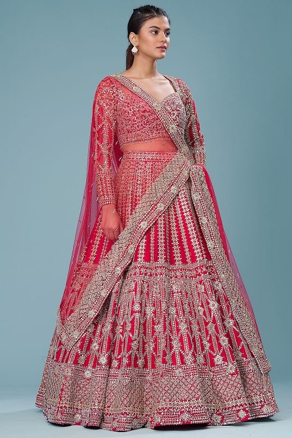 Trendy and unique choli designs to go with your dream lehenga this
