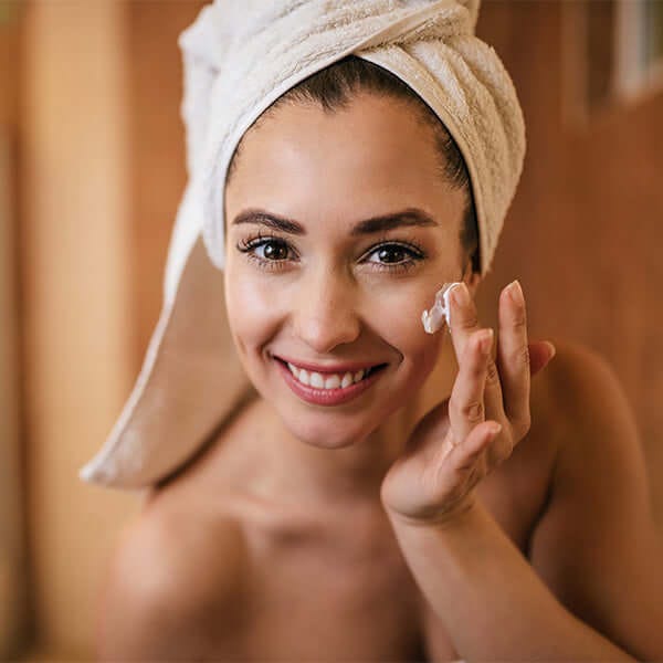 Top 10 Benefits Of Wearing Sunscreen On Face Everyday by Vilvah May