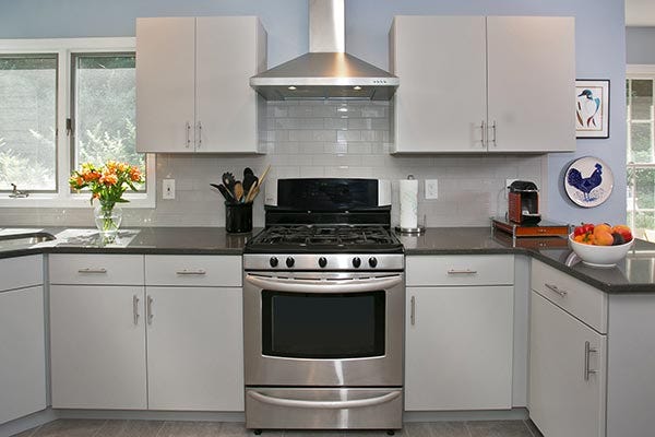 The Importance of Kitchen Hoods: A Guide to a Clean and Safe Cooking ...