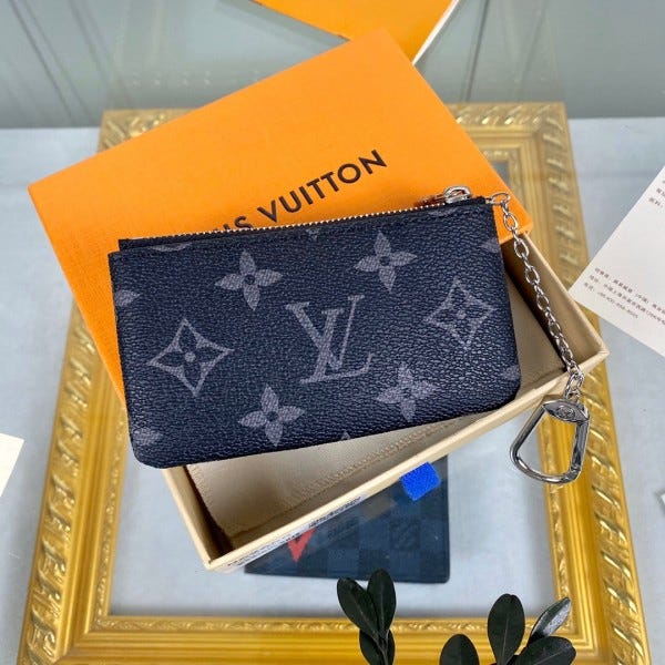 Wallet Luxury Designer By Louis Vuitton Size: Medium