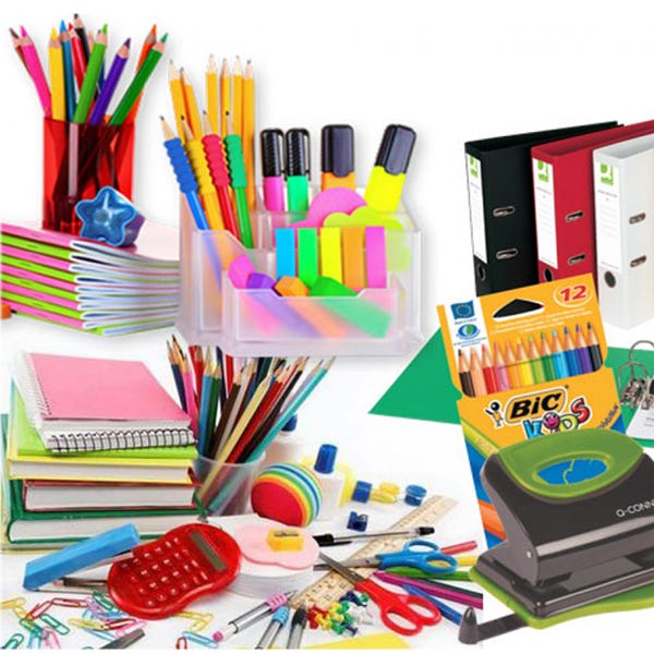товары для школы. канцелярские принадлежности. школьные канцтовары. канцелярские товары фото для рекламы. канцелярия.