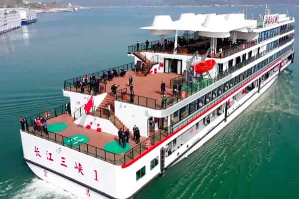 World’s largest electric cruise ship makes its debut on the Yangtze River
