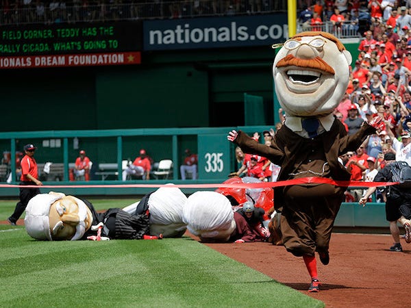 Teddy mascot finally wins Nats' Presidents Race