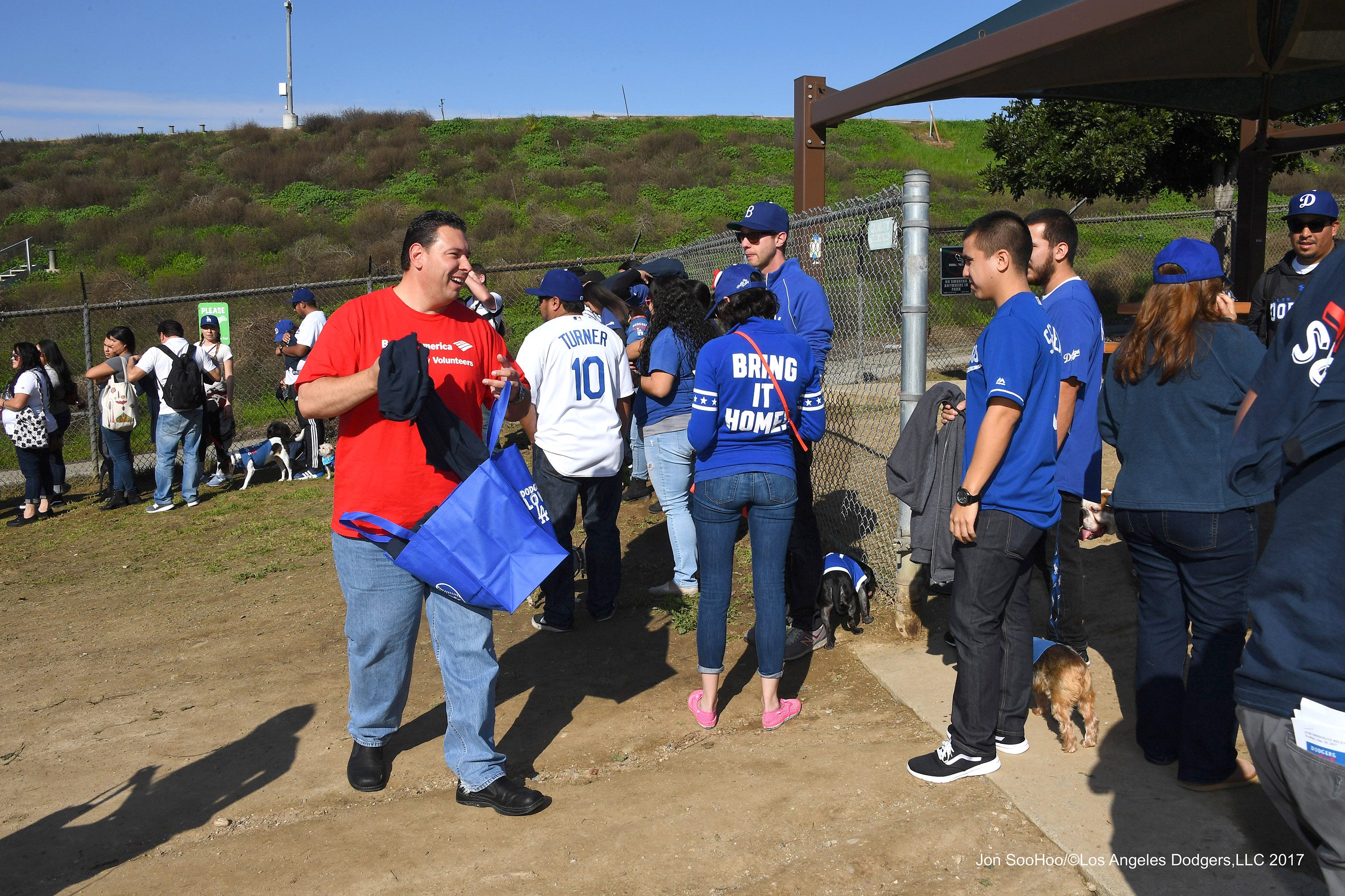 Los Angeles Dodgers - Hey, Kike Hernandez. 󾓯: Jon SooHoo