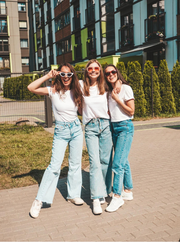 What Are Wide-Leg Jeans?
