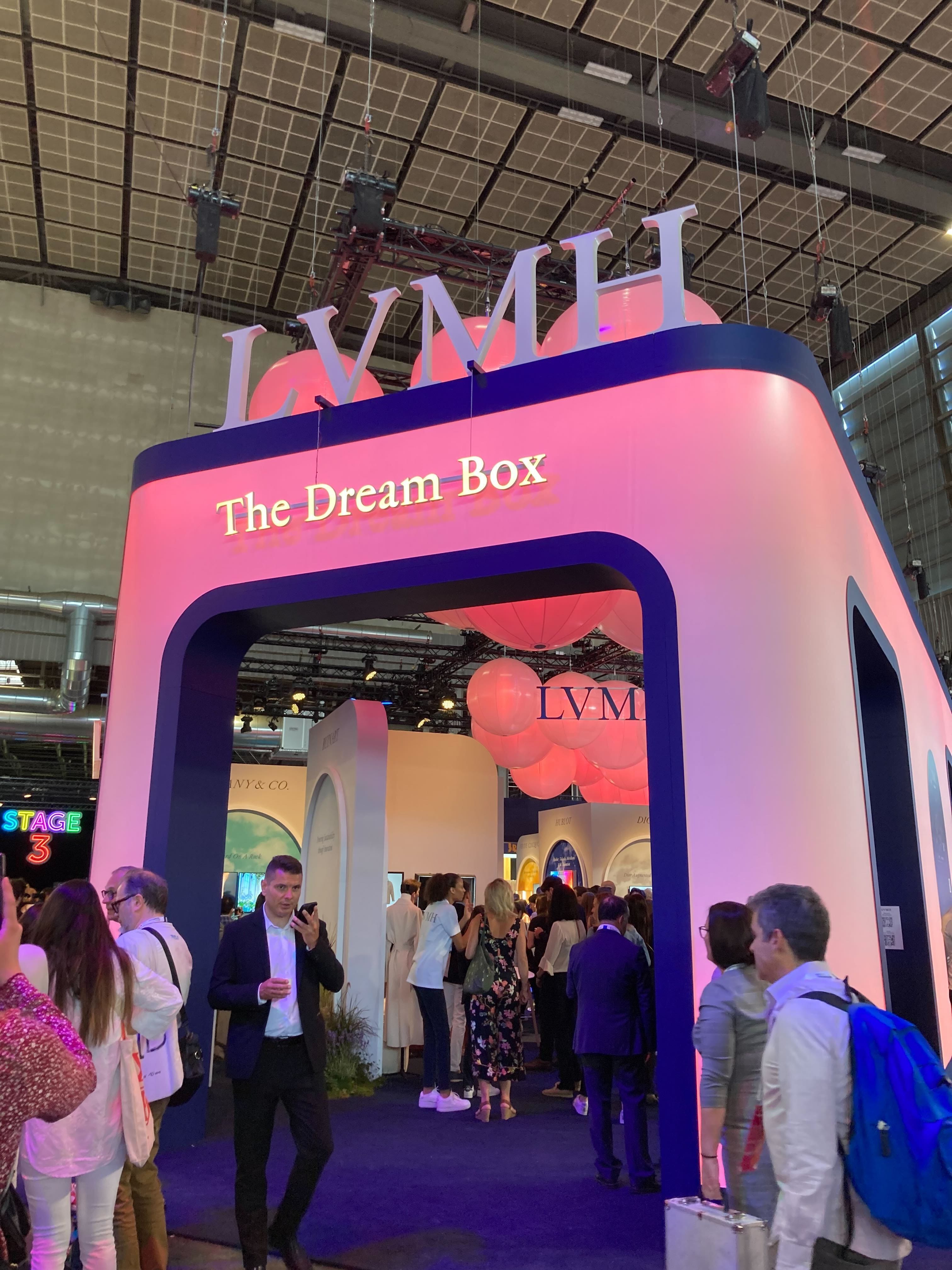 Louis Vuitton on X: #LouisVuitton at #VivaTech2022. In a virtual world  that allows visitors to further explore innovations showcased by the LVMH  Group's Maisons, Louis Vuitton is present in the LVMH Apartment