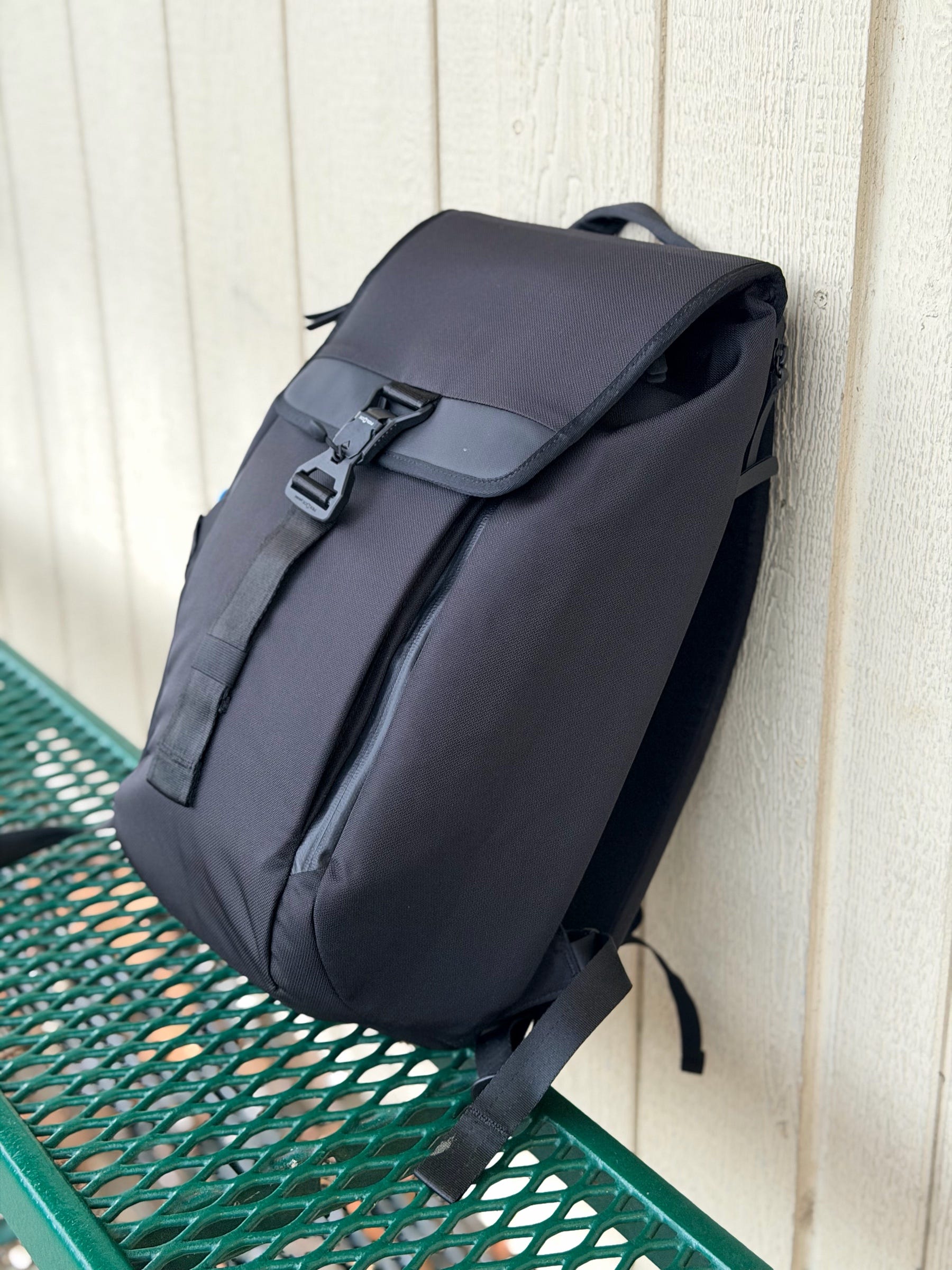 Modern Dayfarer Backpack 18L Review | by HL | Dec, 2025