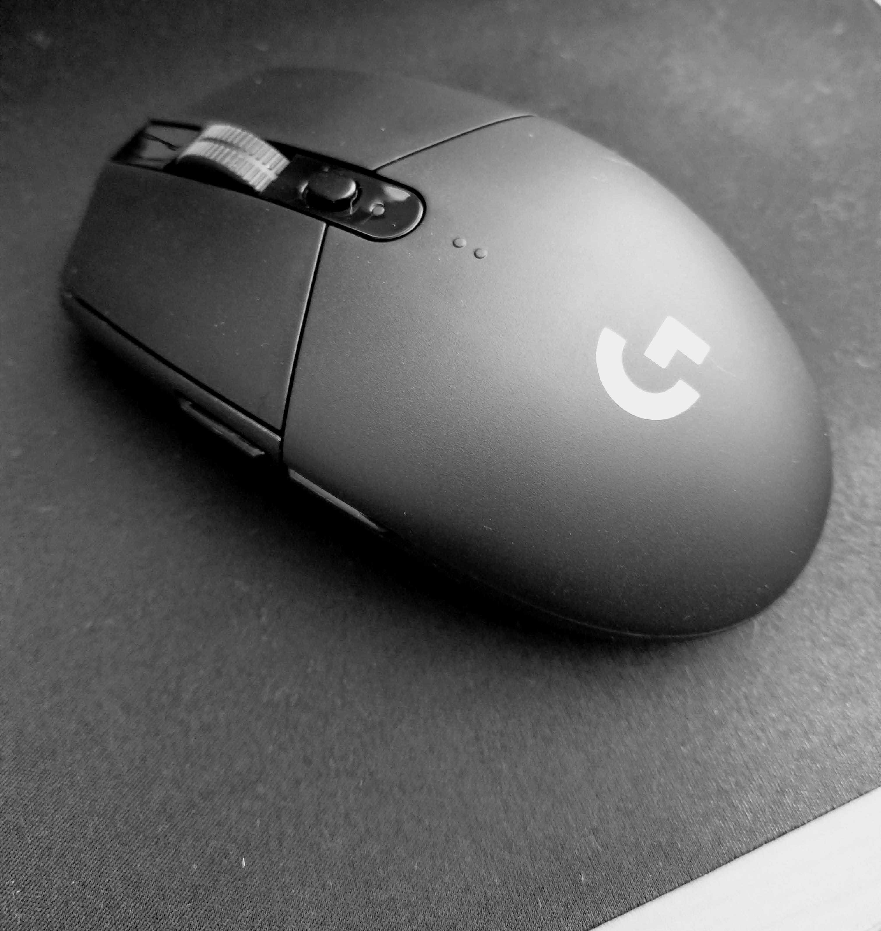 Logitech G305 Wireless Gaming Mouse Review | Alex Rowe | Medium
