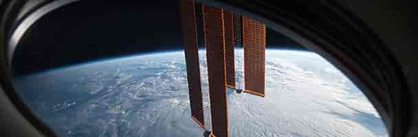 Panel Surya ISS