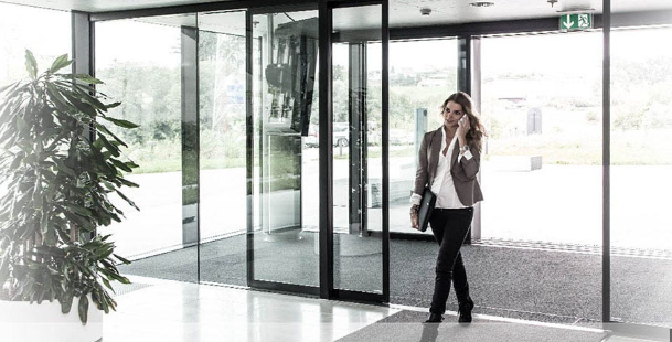 The Rise of Touchless Technology: Automatic Glass Door Opening Systems ...