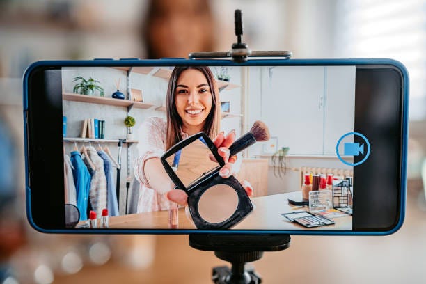 The Effect of Social Media on Beauty Standards  by Gistme  Medium