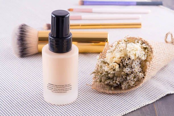 Best Non Oxidizing Foundation For Oily Skin 3 Best Non-Oxidizing Foundations For Oily Skin | by Amna Kanwal | Medium