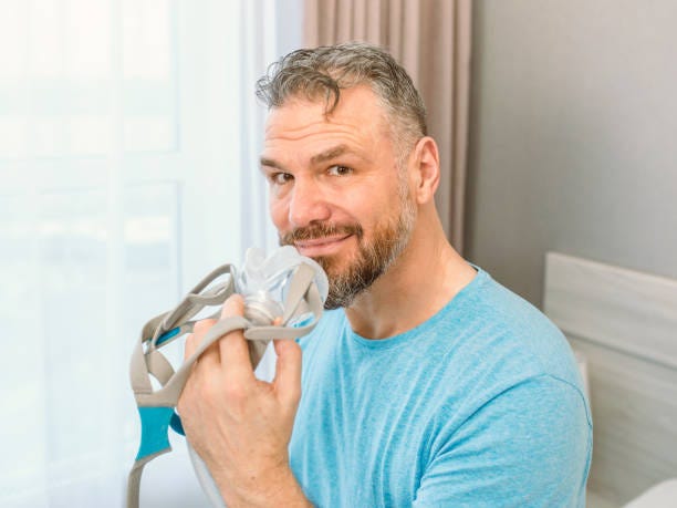 How to Use a CPAP Machine With a Beard Without Air Leaks