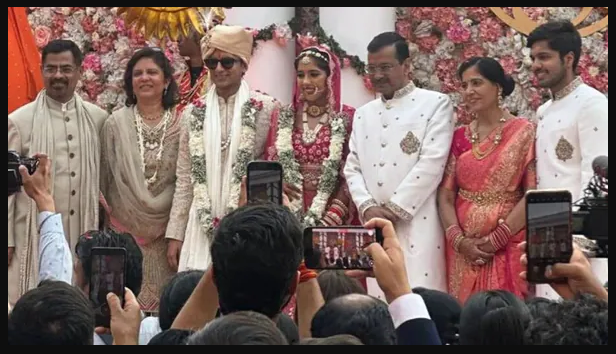 Kejriwal Daughter Marriage: Arvind Kejriwal & Wife Dance to Pushpa Song at Engagement Party