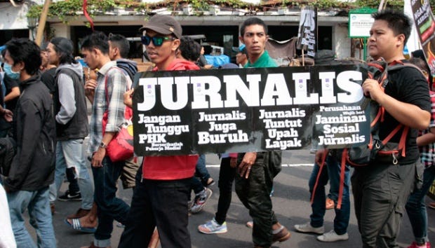 Darkside Jurnalis Lepas: Dari Upah Tidak Layak hingga Hidup yang Rentan