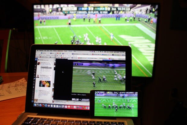 Yahoo's Huge Success Live-Streaming an NFL Game Could Be the Wave of the  Future