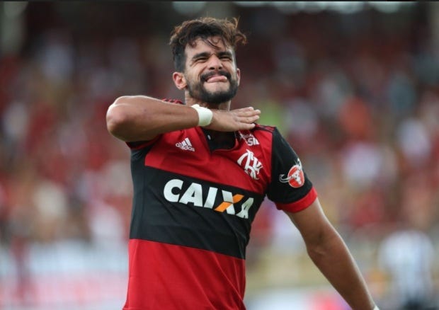 Para cobrar um pênalti com perfeição, o jogador de futebol deve