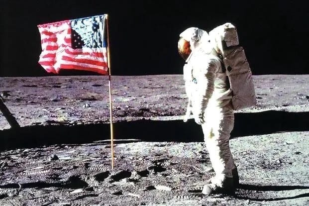 History of the 1st Moon Landing — Apollo 11