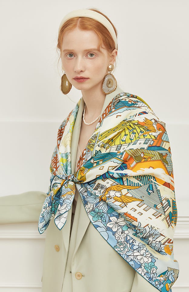 Differences between a Scarf, Bandana, Shawl, Wrap, Twilly and Stole