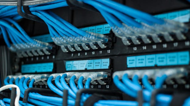 Funktioniert Cat6 auf Cat5e Patchpanel oder Cat5e auf Cat6 Patchpanel? | by  Aria Zhu | Medium