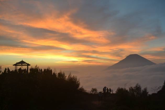 Sunrise ke Senja: Paket Wisata Dieng 1 Hari dari Semarang