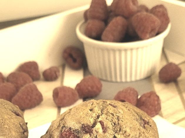 Made with applesauce instead of oil or butter, these cinnamon-scented raspberry muffins are a low-fat and dairy-free treat.