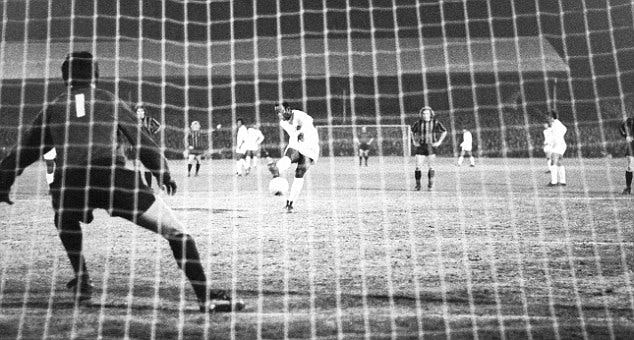 When Plymouth rocked Santos and Pelé | by Brian Seal | Howler Magazine |  Medium