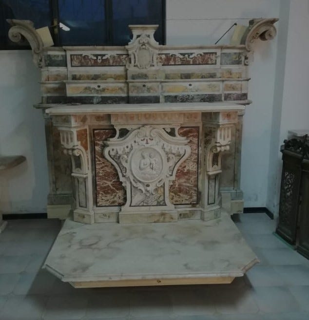 Altare del 1762 attribuito allo scultore Giuseppe Sanmartino di proprietà di Giorgio Mellucci