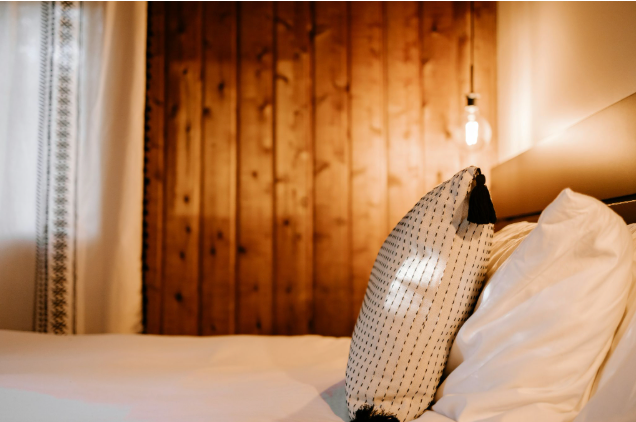 Smart bulbs could be the key to improving your sleep this summer