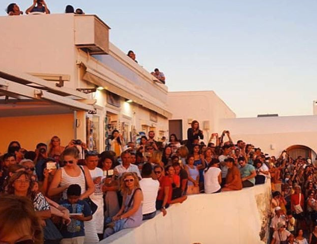 The Best and Worst Time Of The Year to Visit Santorini - Medium