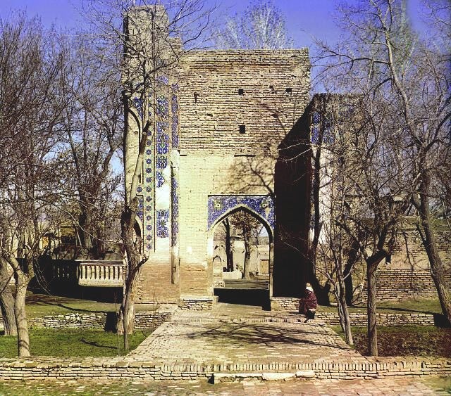 Exit from the Gur-Emir mosque. Samarkand.