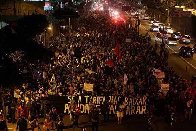 Junho de 2013: uma análise de rigor histórico e radicalizada / Repórter Popular
