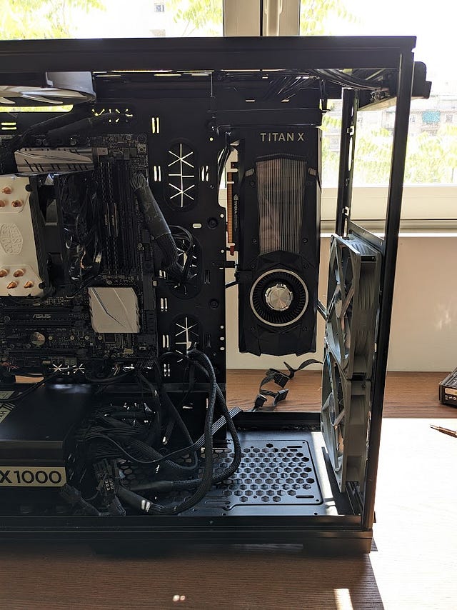 使用Lian Li竖直支架将Titan Xp安装在竖直位置