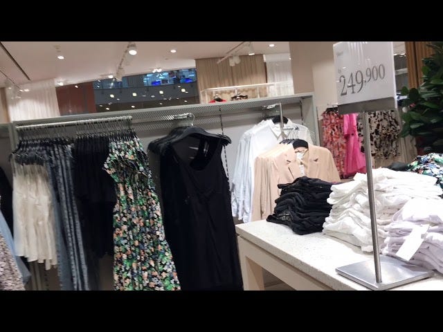Uniqlo Kelapa Gading Lantai Berapa