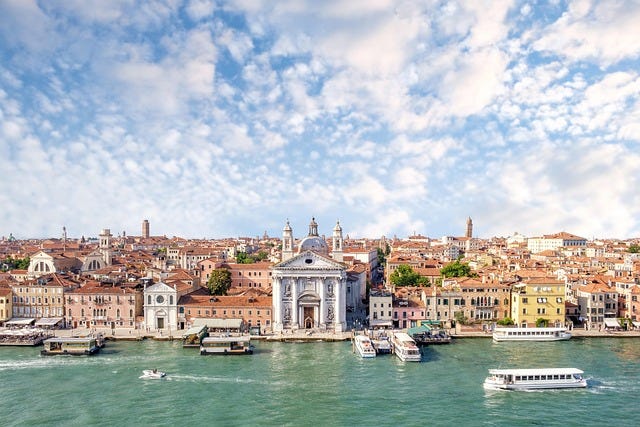 Exploring Venice: A Guided Tour of Its Most Iconic Spots