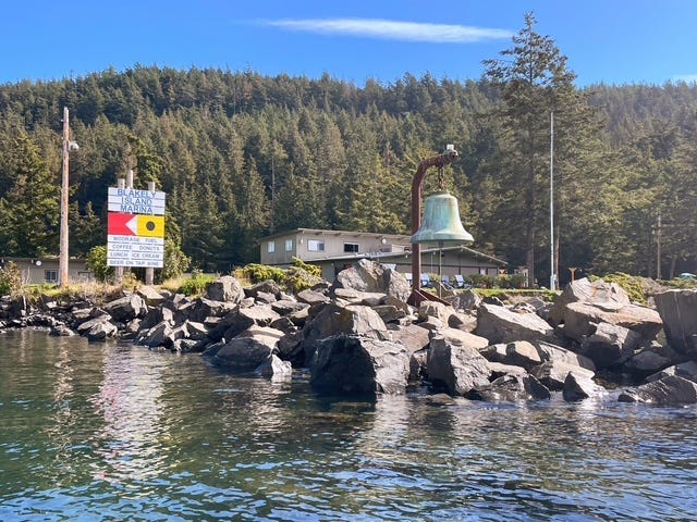3 Waterfront Cafés You Can Paddle to in the San Juan Islands