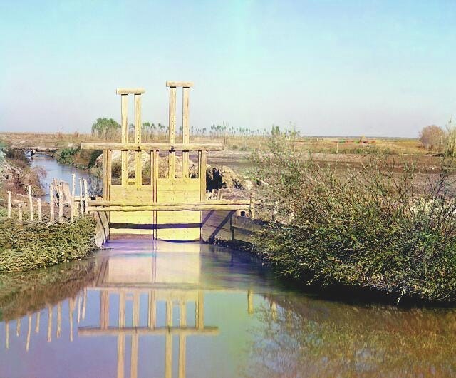 Main sluice of the Tsarevna Reservoir. Golodnaia Steppe.