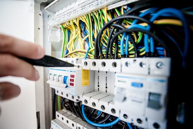 O Melhor Curso de Eletricista de 2025: Guia Completo