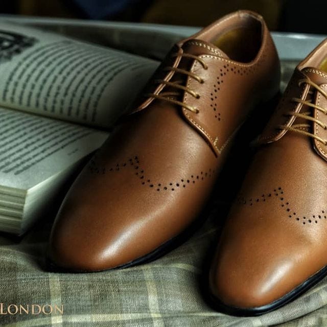 Buy Different Types of Men’s Branded Formal Shoes Online by Clog