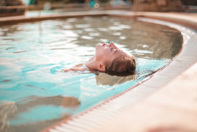 Choosing the Right Sauna: Infrared or Traditional | Hot Tubs and Living