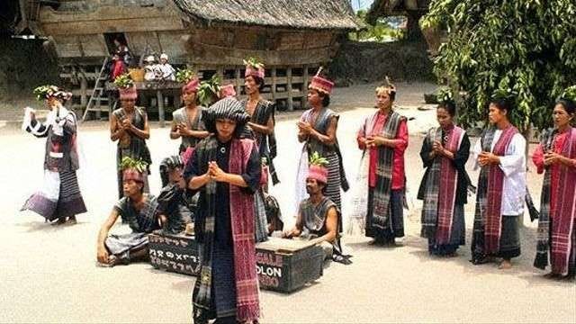 KENAPA ORANG BATAK KRISIS BUDAYA