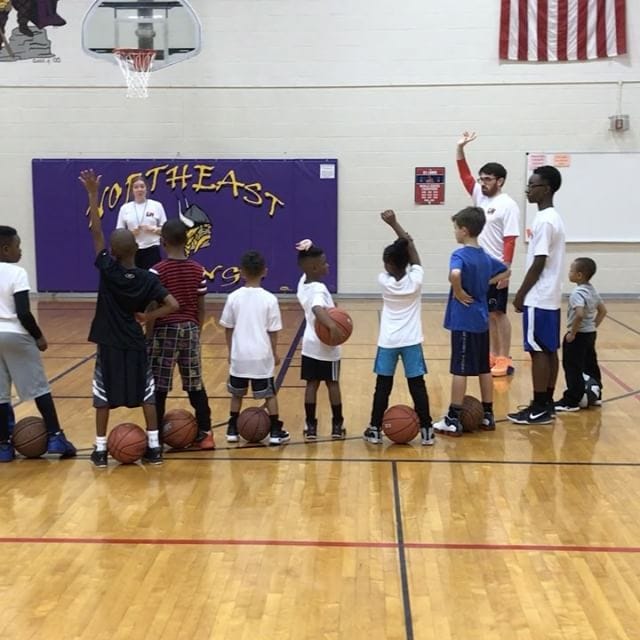 hire-a-professional-coach-of-st-louis-to-improve-basketball-skills