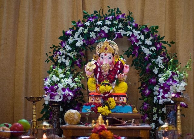 Flower decoration for ganpati deals