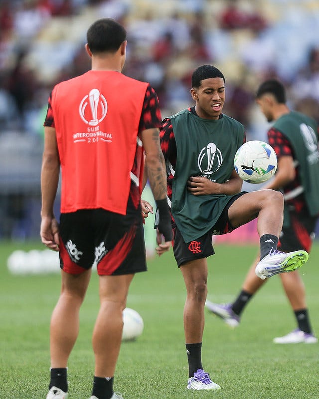 Flamengo x Barcelona, uma tarde mágica no Mário Filho