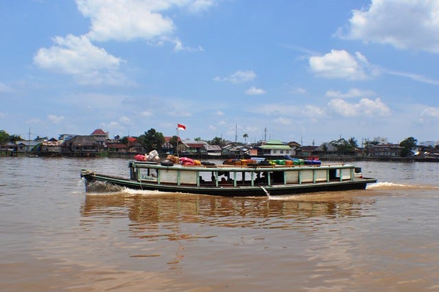 Perkembangan Transportasi Air di Sungai Kapuas Rute Pontianak — Kapuas Hulu