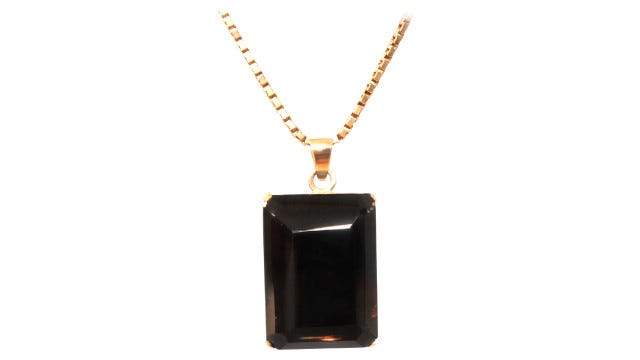 <Old 5②> Pendant: K18 yellow gold setting; smoky quartz. Large stone measuring 25mm in height (excluding the bail). 71cm Venetian chain.