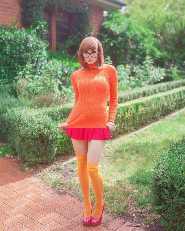 Kayla Erin as Velma Dinkley. How can you cosplay a hot version of… | by  Paolo Acelajado | Medium