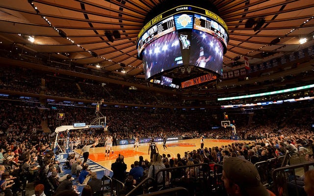 Knicks: Kobe Bryant Says Fans Need to Trust Phil Jackson