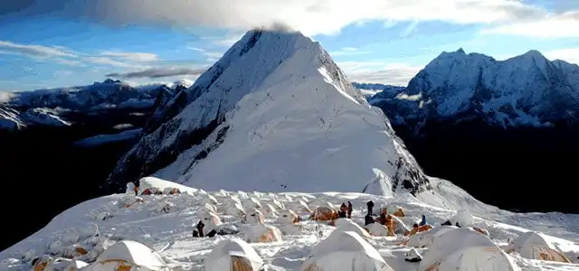 💙 Dreaming of Manaslu Peak? Here’s How to Prepare Your Mind and Body