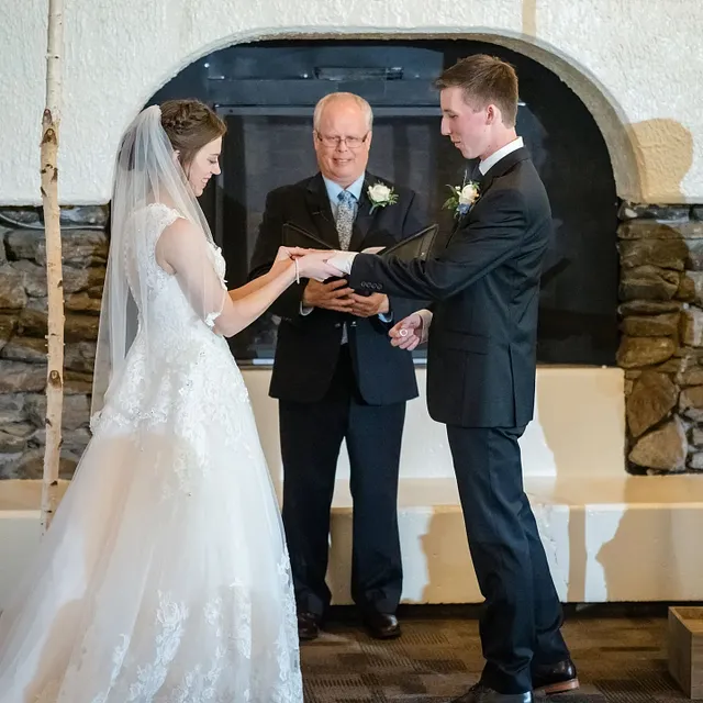 What are the Benefits of Wedding Photographers in Vermont?